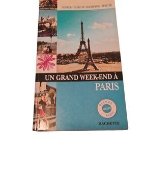 Hachette un grand week end a paris Paperback French
